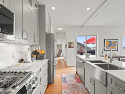 408-6233 London Road - 5