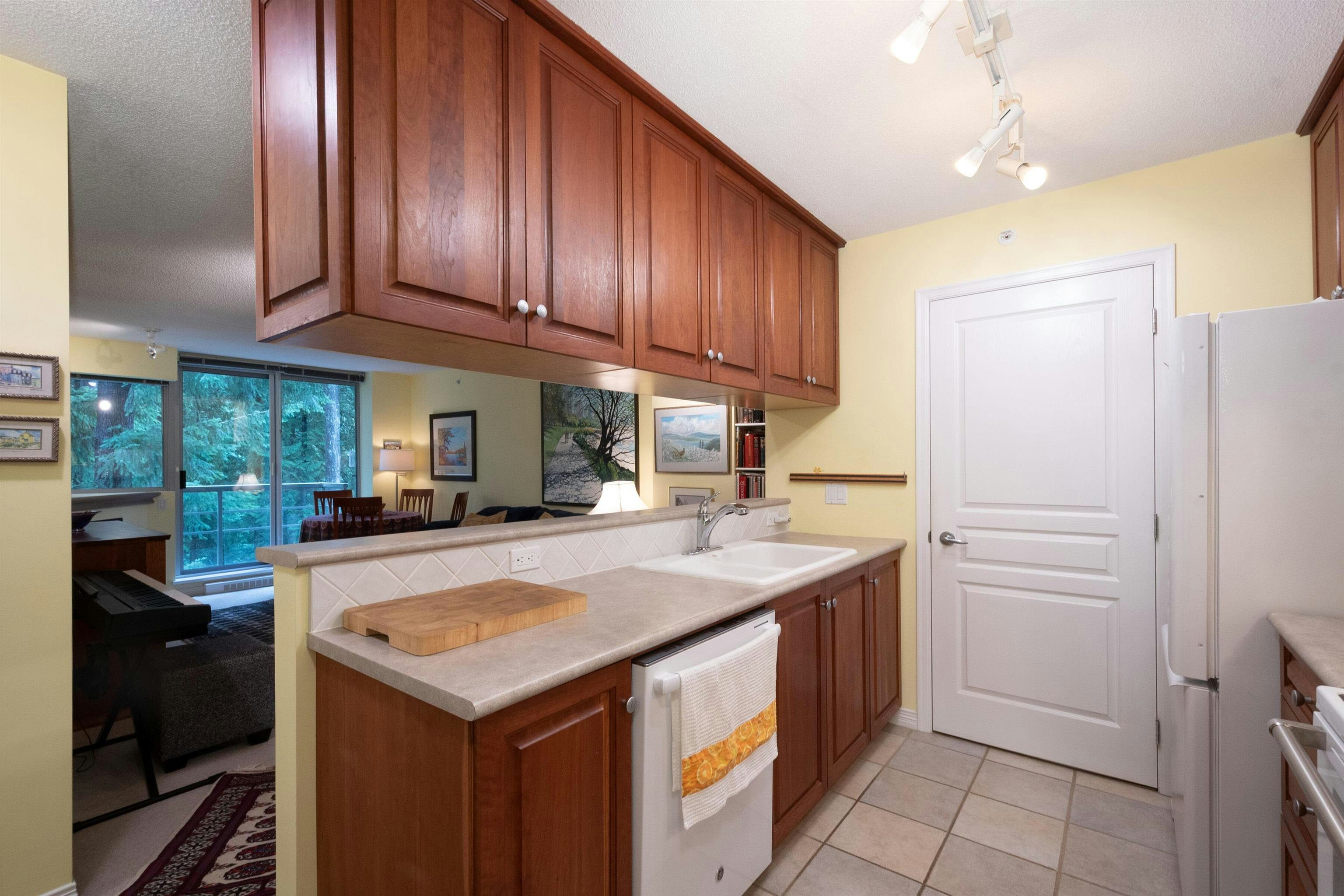 805-5639 Hampton Place - 2