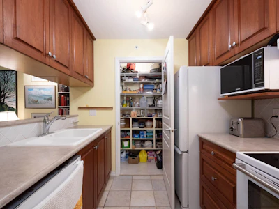 805-5639 Hampton Place - 3
