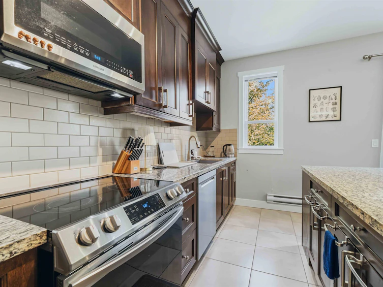 13-1299 Coast Meridian Road, Coquitlam, BC, V3E 0H6 - 9