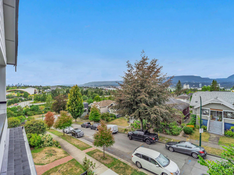 1-3436 Triumph Street, Vancouver, BC, V5K 1T8