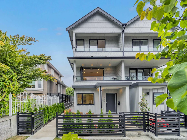 1-3436 Triumph Street, Vancouver, BC, V5K 1T8 - 40