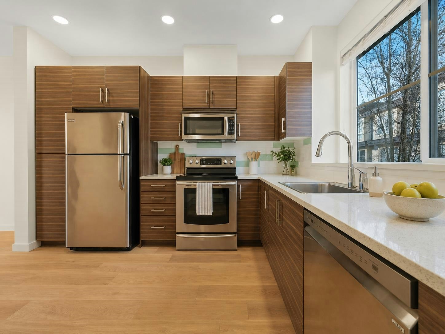 39-19477 72a Avenue - 4