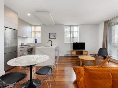 303-988 Richards Street - 2