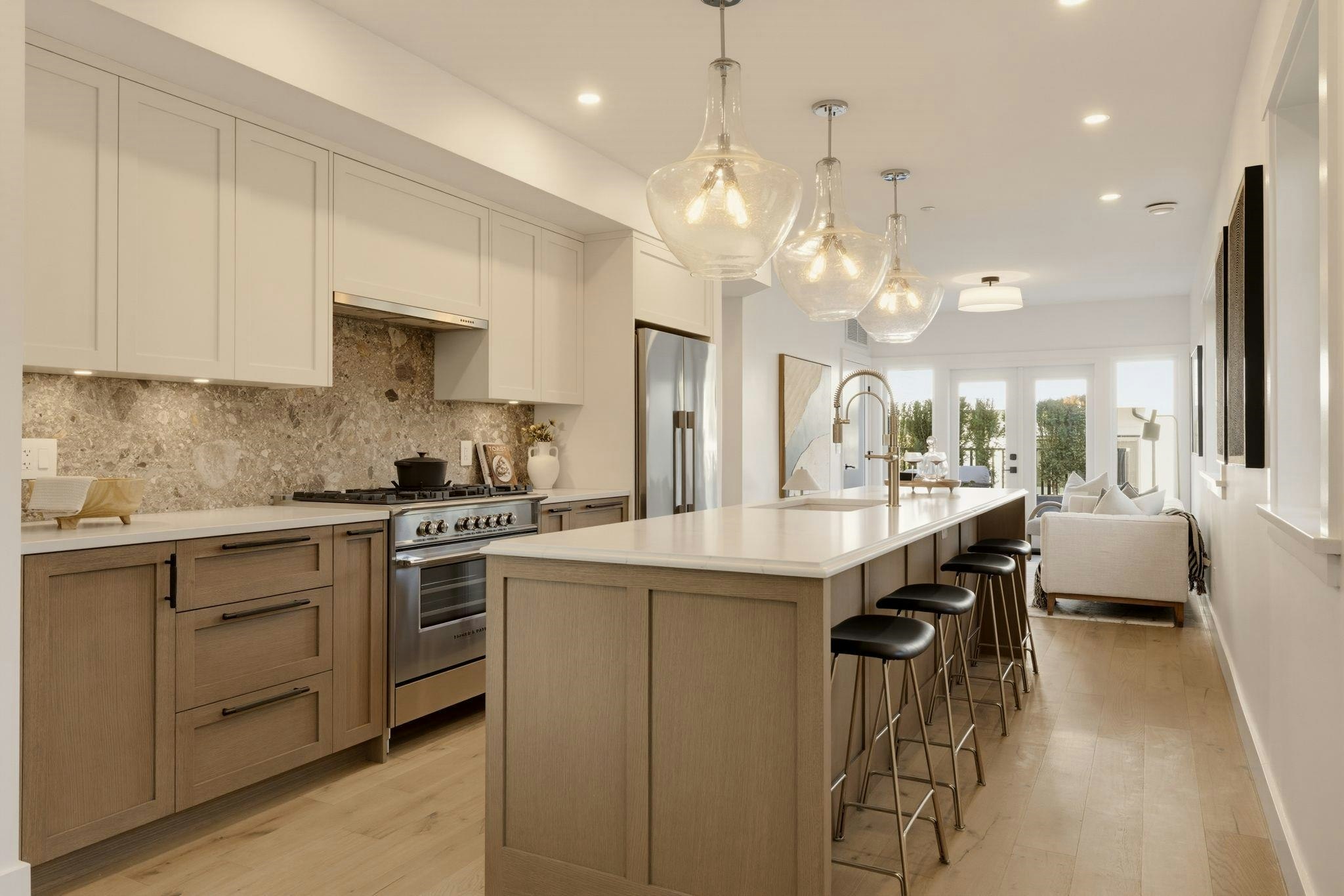 1-326 W 14th Street, North Vancouver, BC, V7M 1P6 - 2