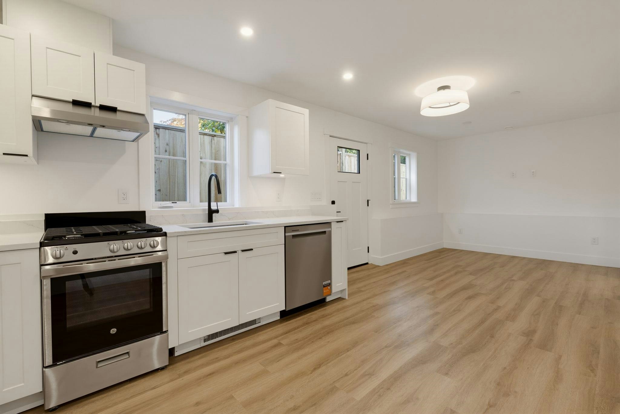 1-326 W 14th Street, North Vancouver, BC, V7M 1P6 - 27