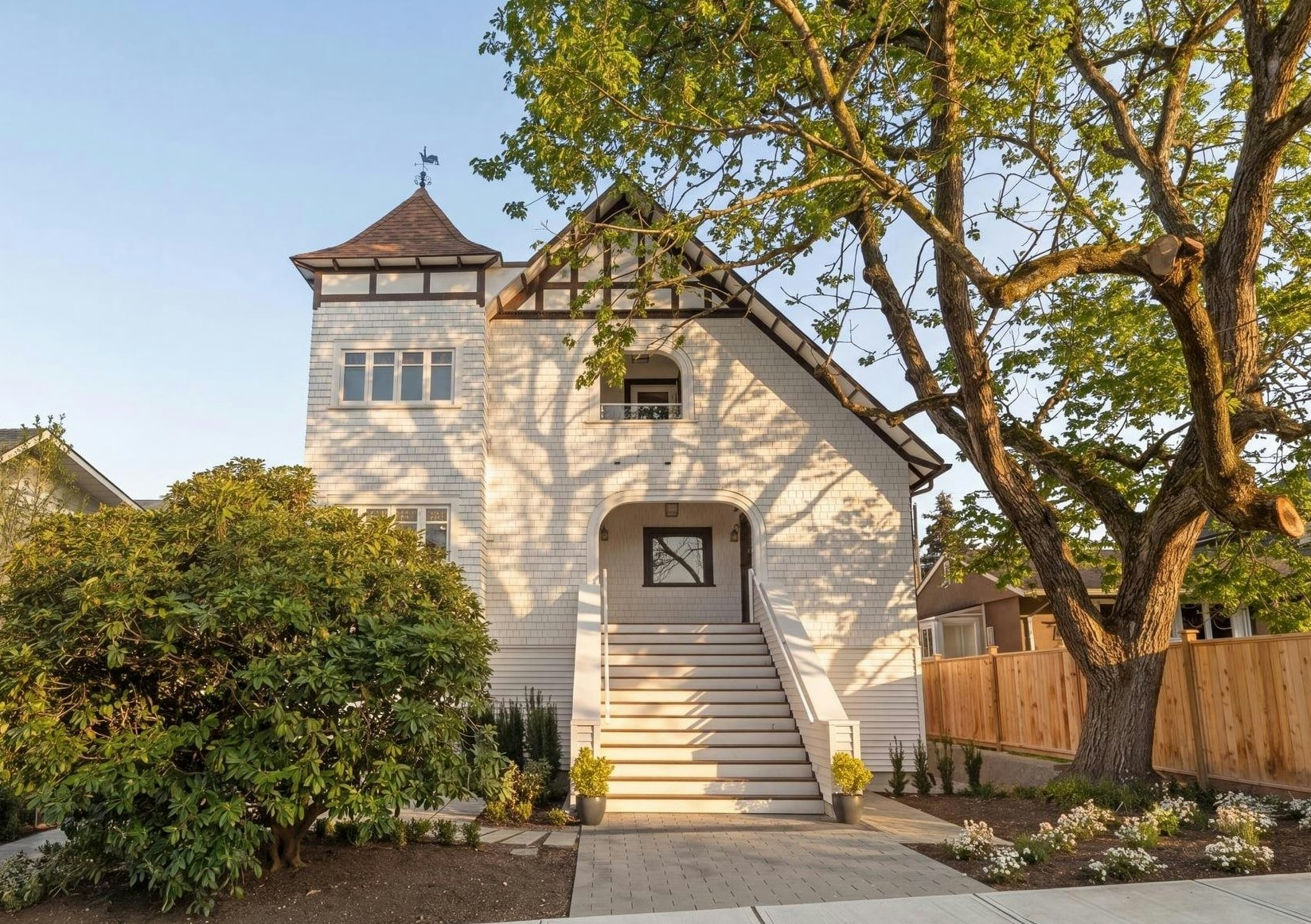 1-326 W 14th Street, North Vancouver, BC, V7M 1P6