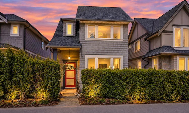 15871 28 Avenue