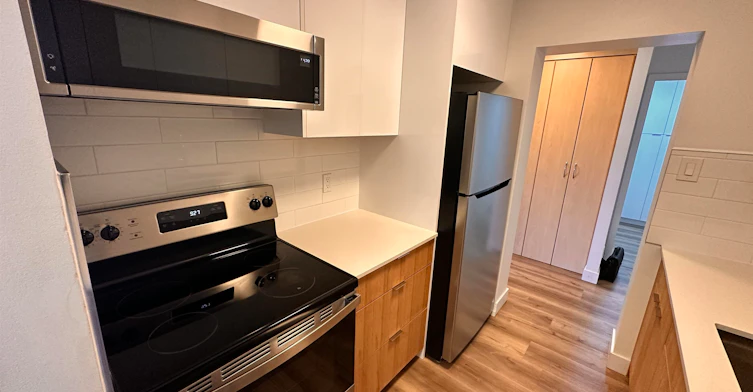 606-4200 Mayberry Street, Burnaby, BC, V5H 4A7 - 3