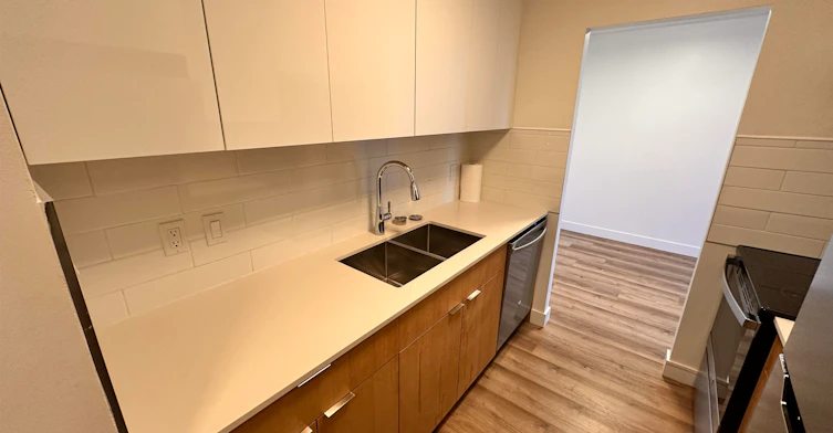 606-4200 Mayberry Street, Burnaby, BC, V5H 4A7 - 2