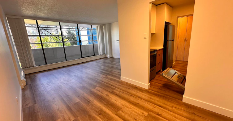 606-4200 Mayberry Street, Burnaby, BC, V5H 4A7 - 4