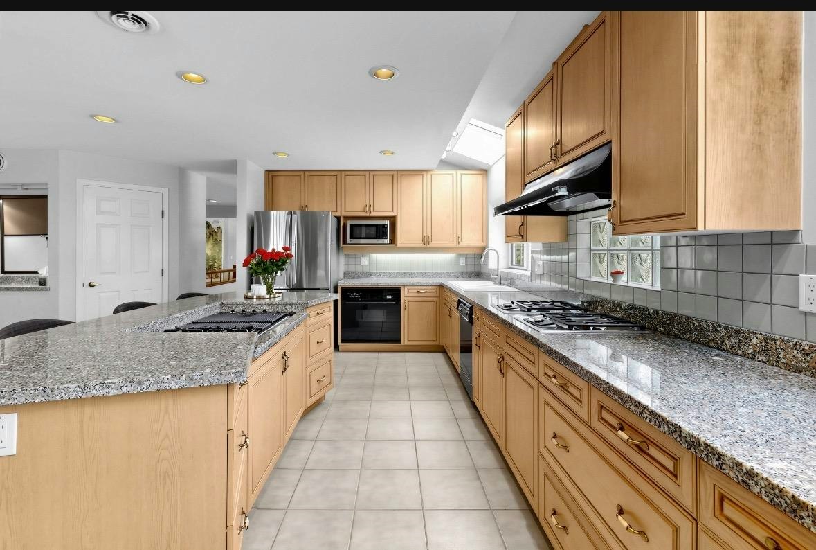 8022 Lakefield Drive, Burnaby, BC, V5E 3W8 - 14