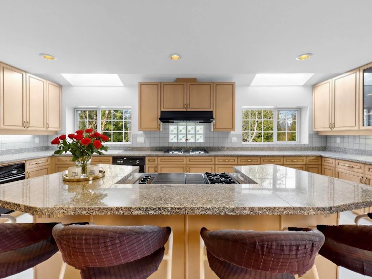 8022 Lakefield Drive, Burnaby, BC, V5E 3W8 - 12