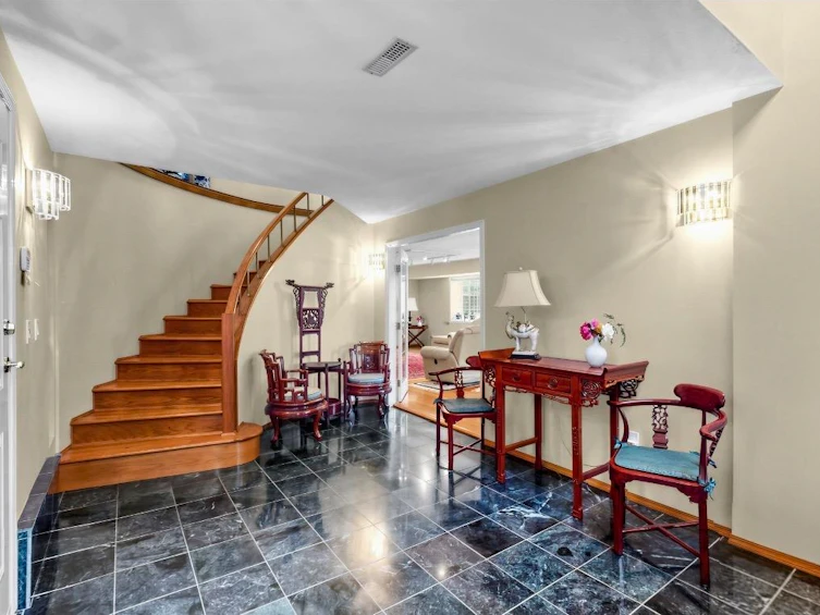 8022 Lakefield Drive, Burnaby, BC, V5E 3W8 - 4