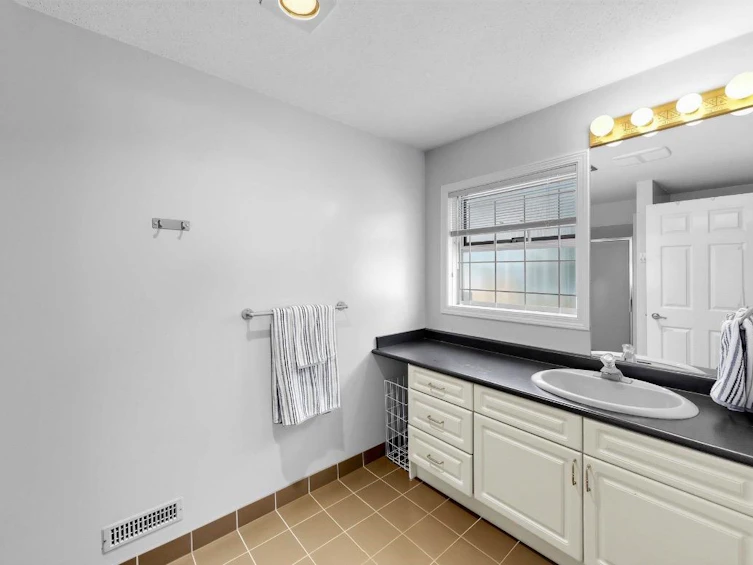8022 Lakefield Drive, Burnaby, BC, V5E 3W8 - 30