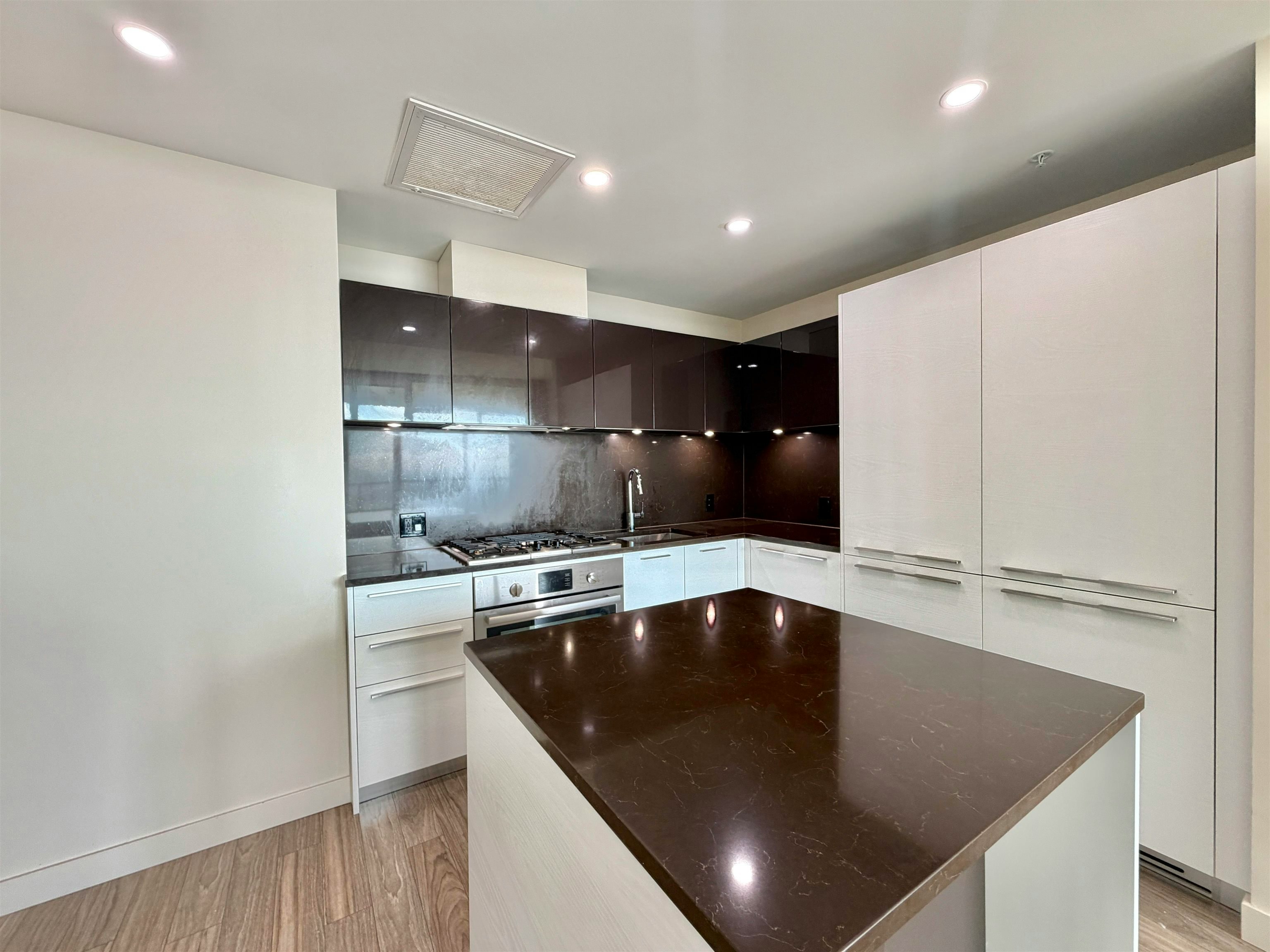 1604-6383 Mckay Avenue, Burnaby, BC, V5H 0H8 1