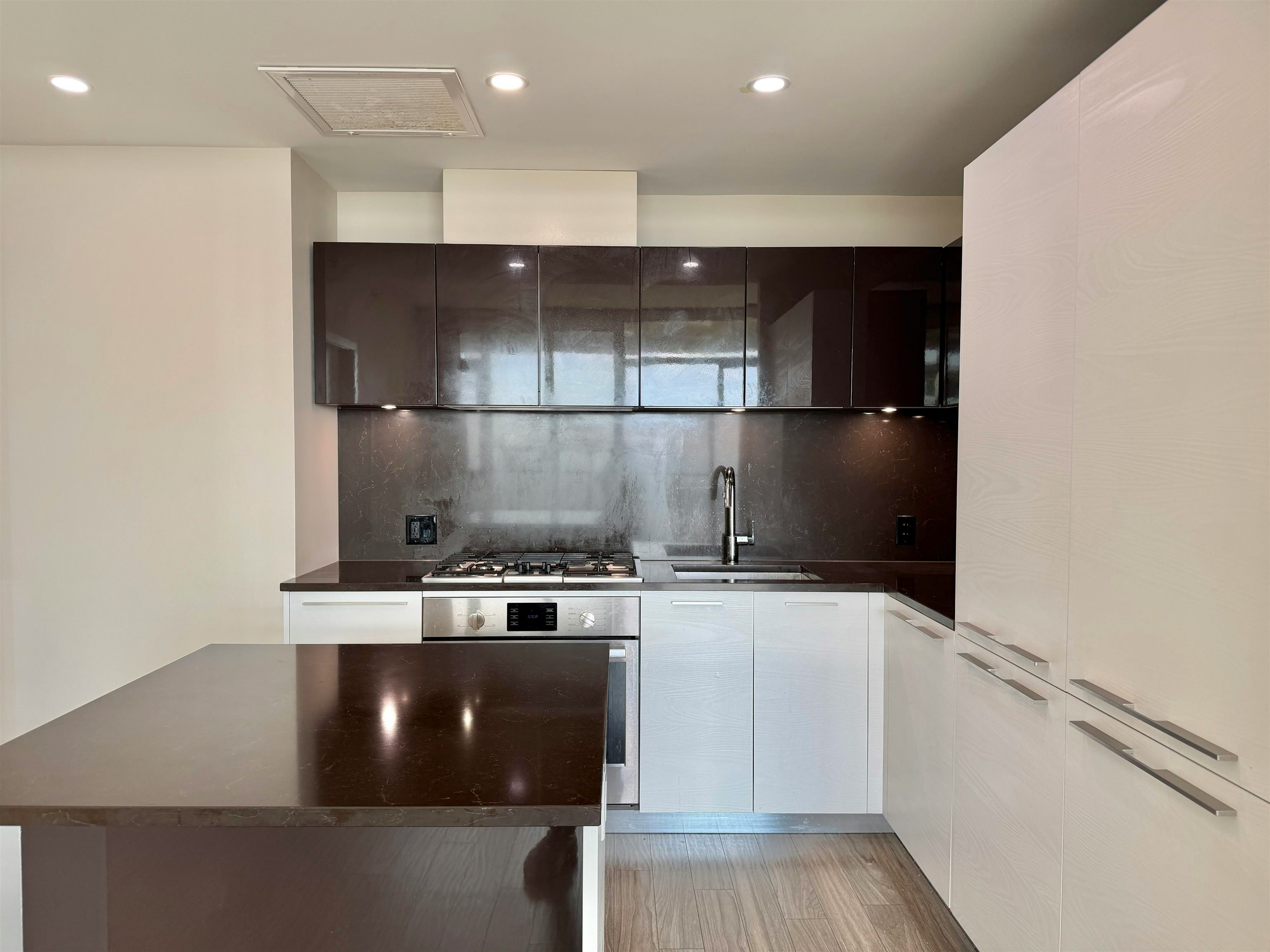 1604-6383 Mckay Avenue, Burnaby, BC, V5H 0H8 4