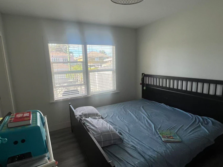 5491 Elizabeth Street, Vancouver, BC, V5X 3M3 - 4