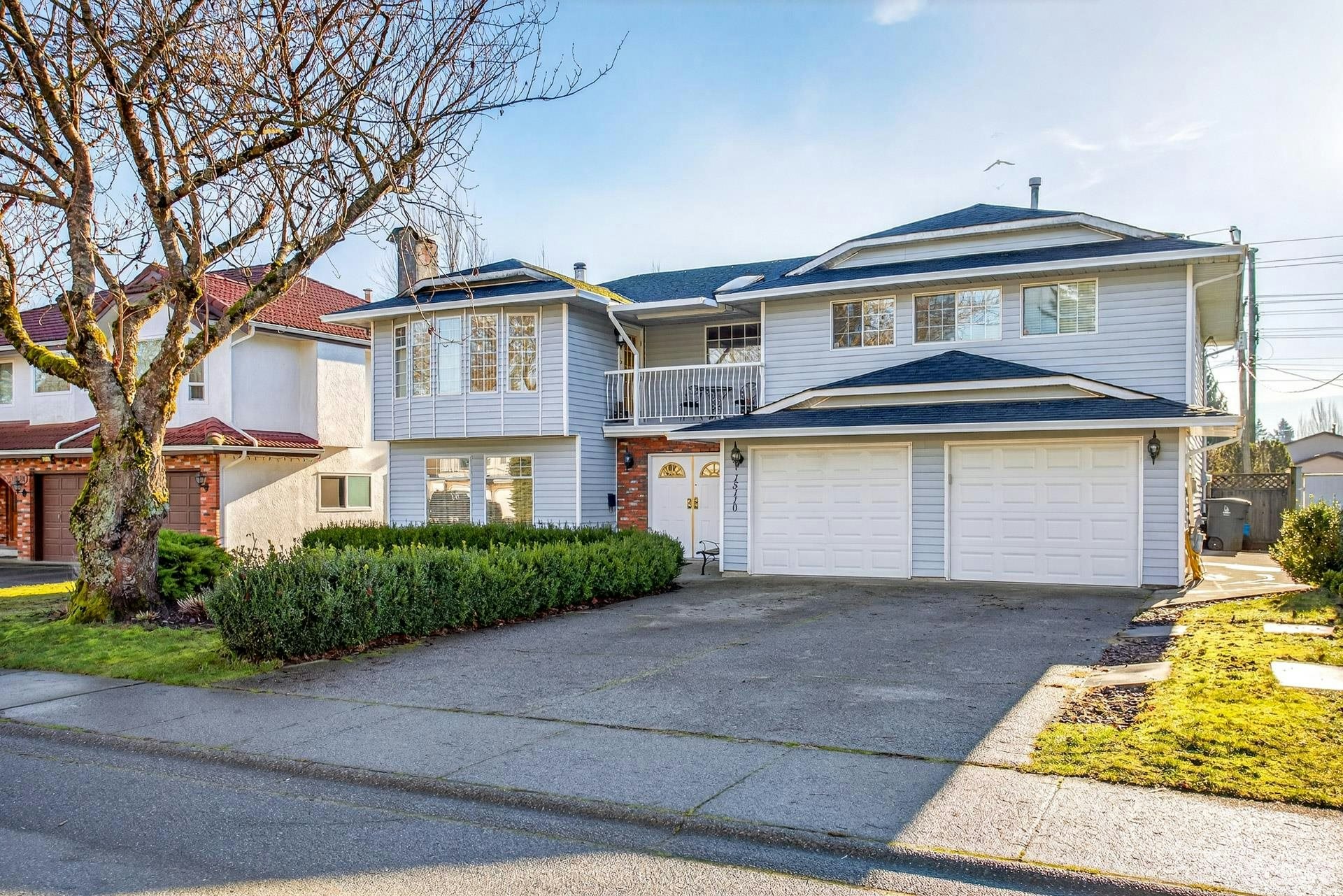15110 95a Avenue, Surrey, BC, V3R 1E5