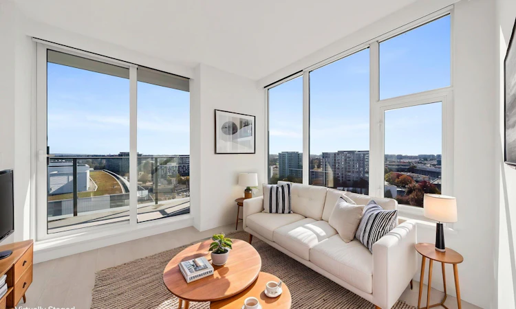1401-8611 Hazelbridge Way