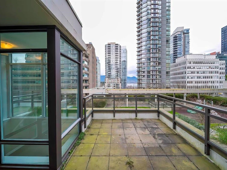 303-1211 Melville Street, Vancouver, BC, V6E 0A7 - 24