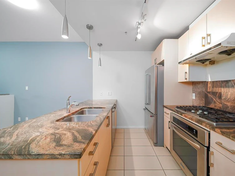 303-1211 Melville Street, Vancouver, BC, V6E 0A7 - 10