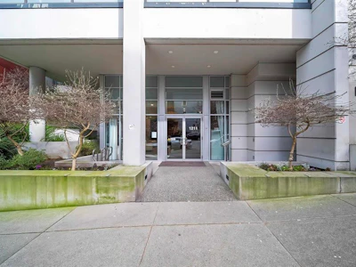 303-1211 Melville Street - 2