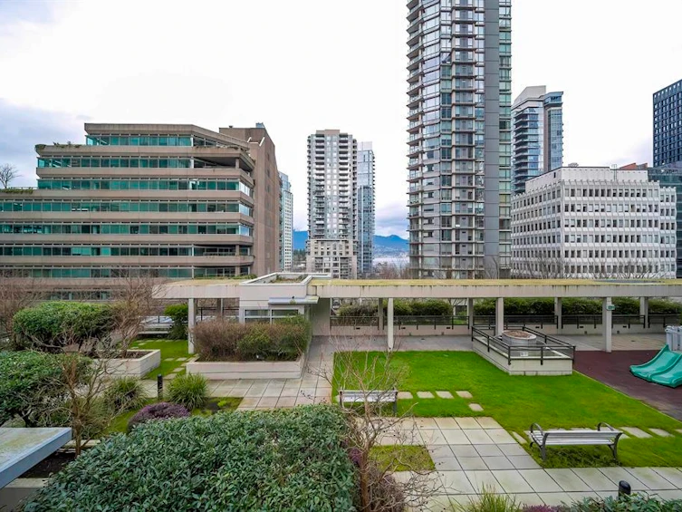 303-1211 Melville Street, Vancouver, BC, V6E 0A7 - 26