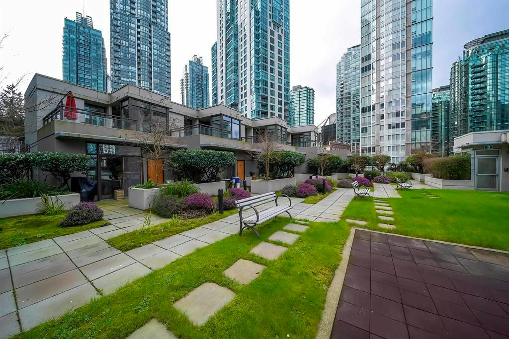 303-1211 Melville Street, Vancouver, BC, V6E 0A7 - 27