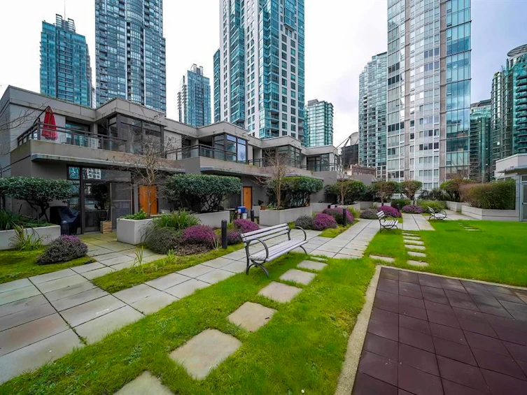 303-1211 Melville Street, Vancouver, BC, V6E 0A7 - 27