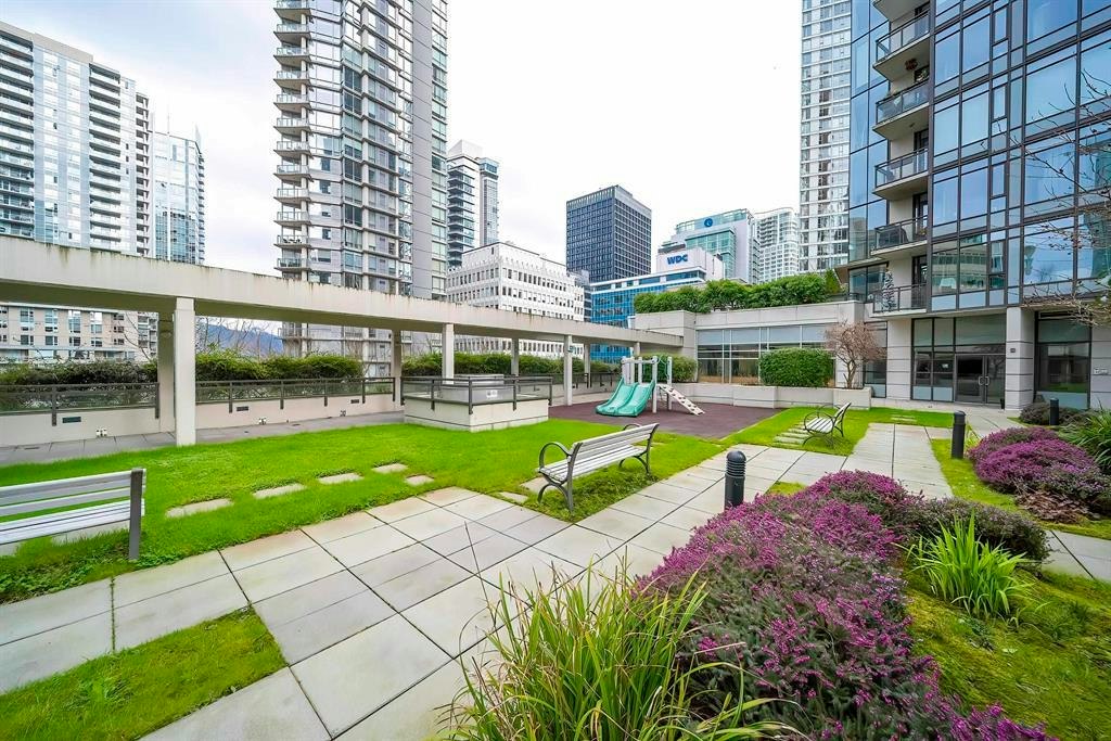 303-1211 Melville Street, Vancouver, BC, V6E 0A7 - 28
