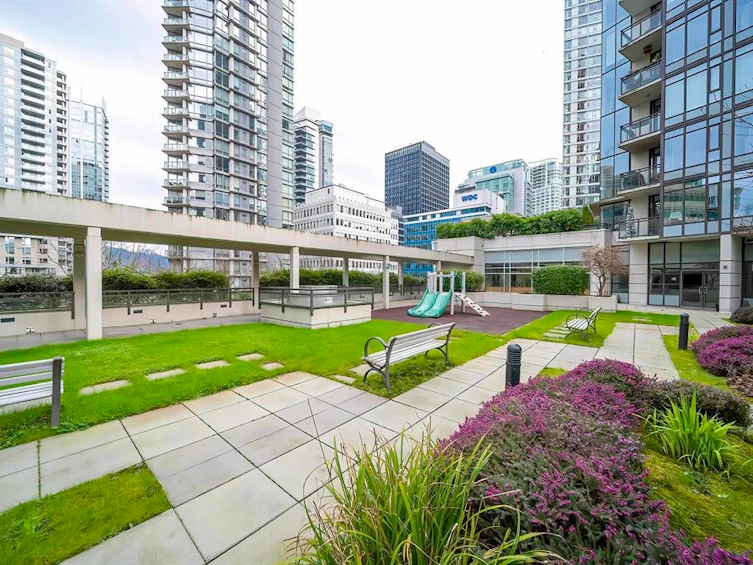 303-1211 Melville Street, Vancouver, BC, V6E 0A7 - 28