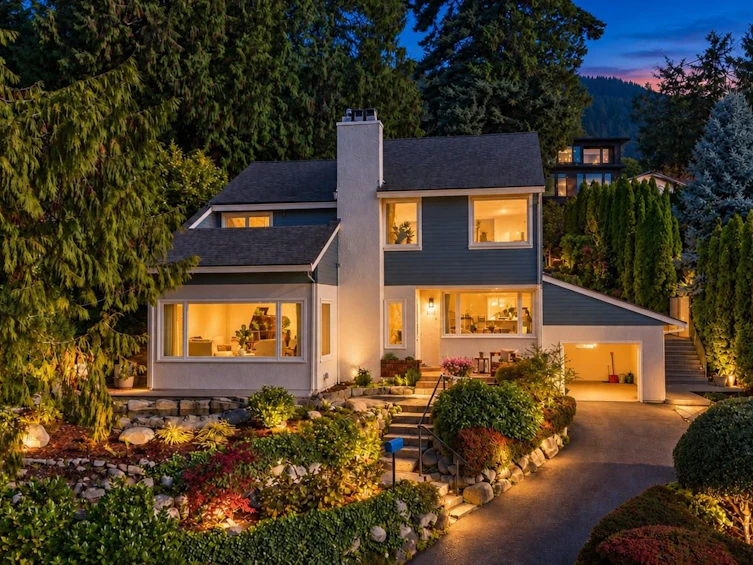 3381 Mathers Avenue, West Vancouver, BC, V7V 2K6 - 40