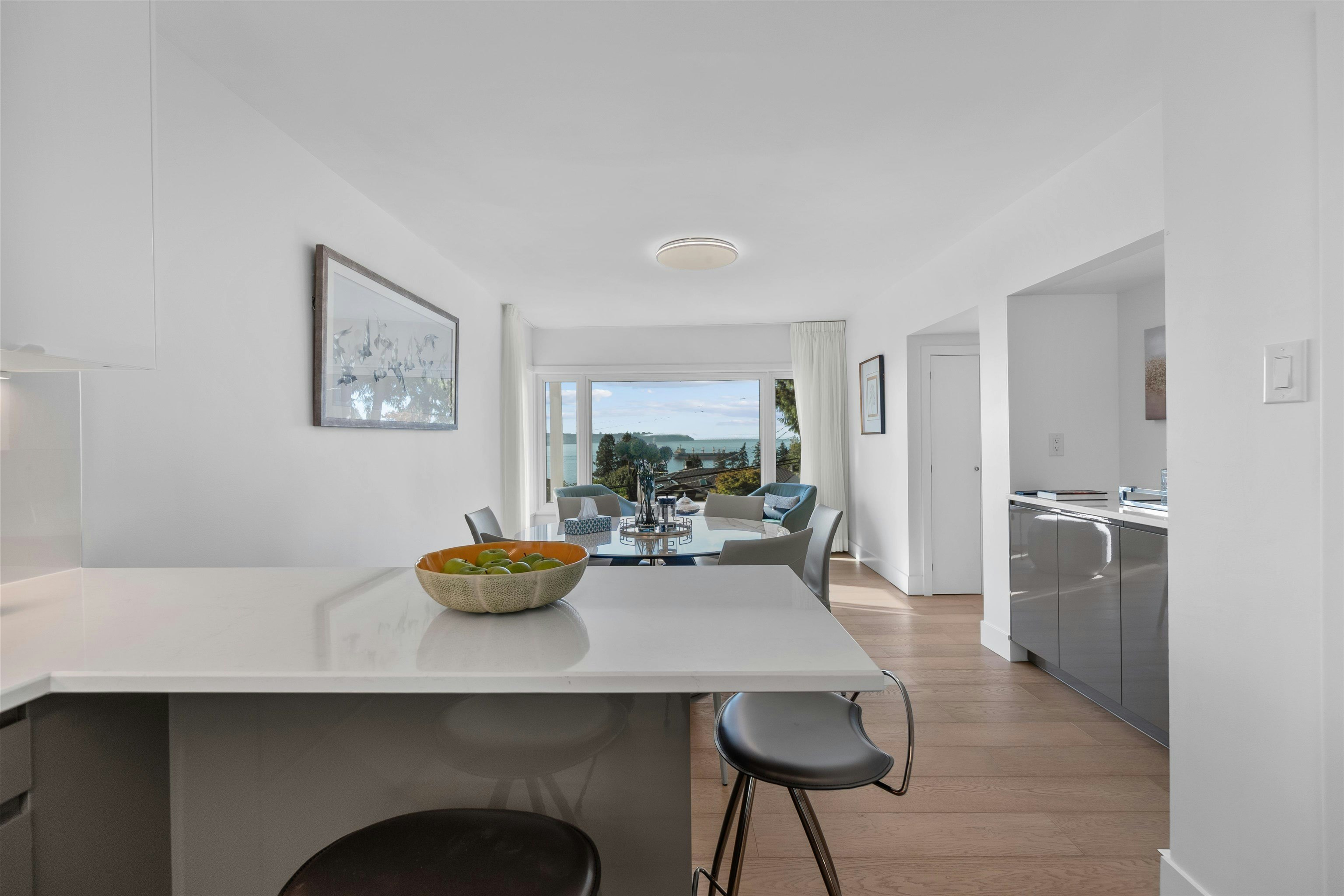 3381 Mathers Avenue, West Vancouver, BC, V7V 2K6 - 15