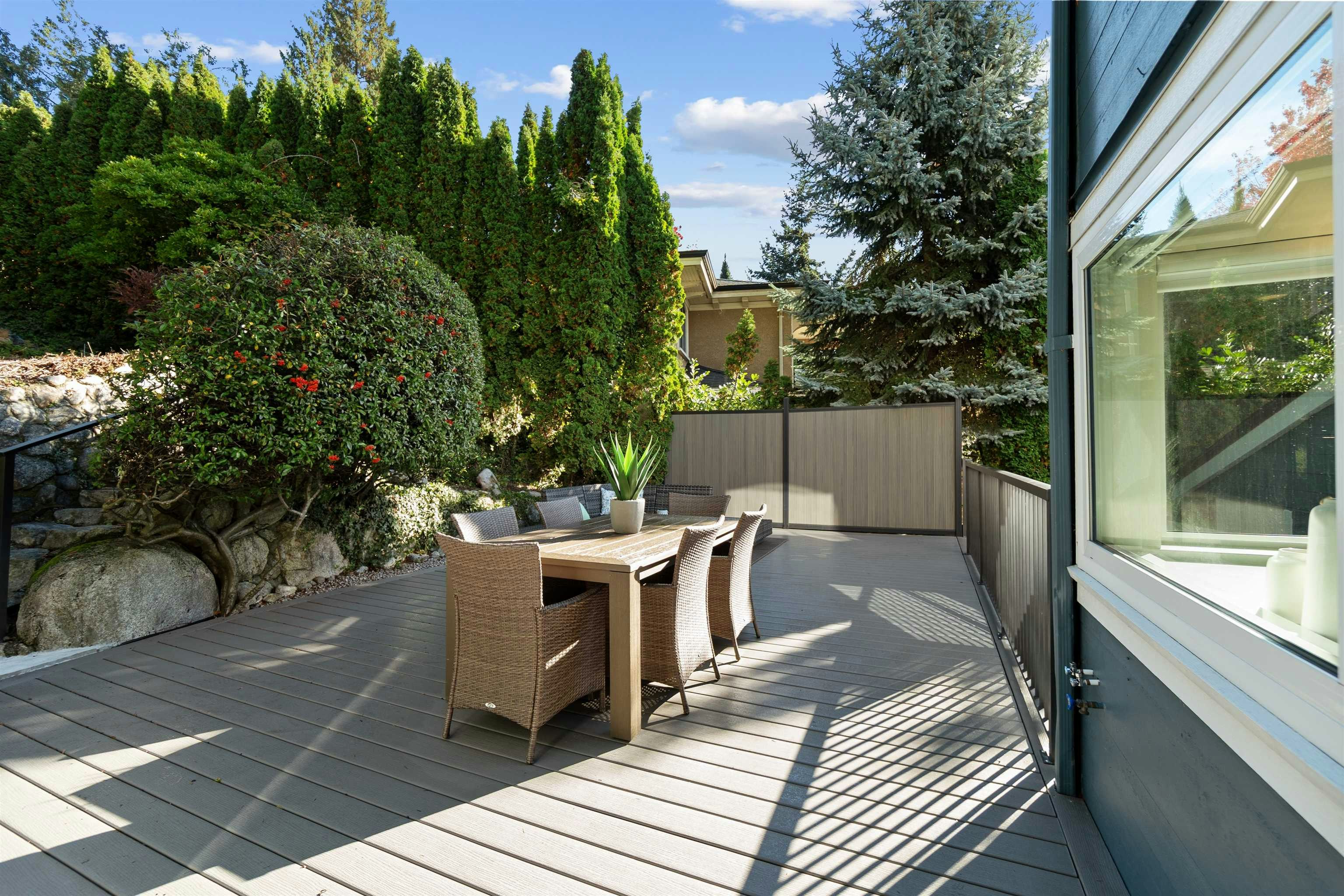 3381 Mathers Avenue, West Vancouver, BC, V7V 2K6 - 36