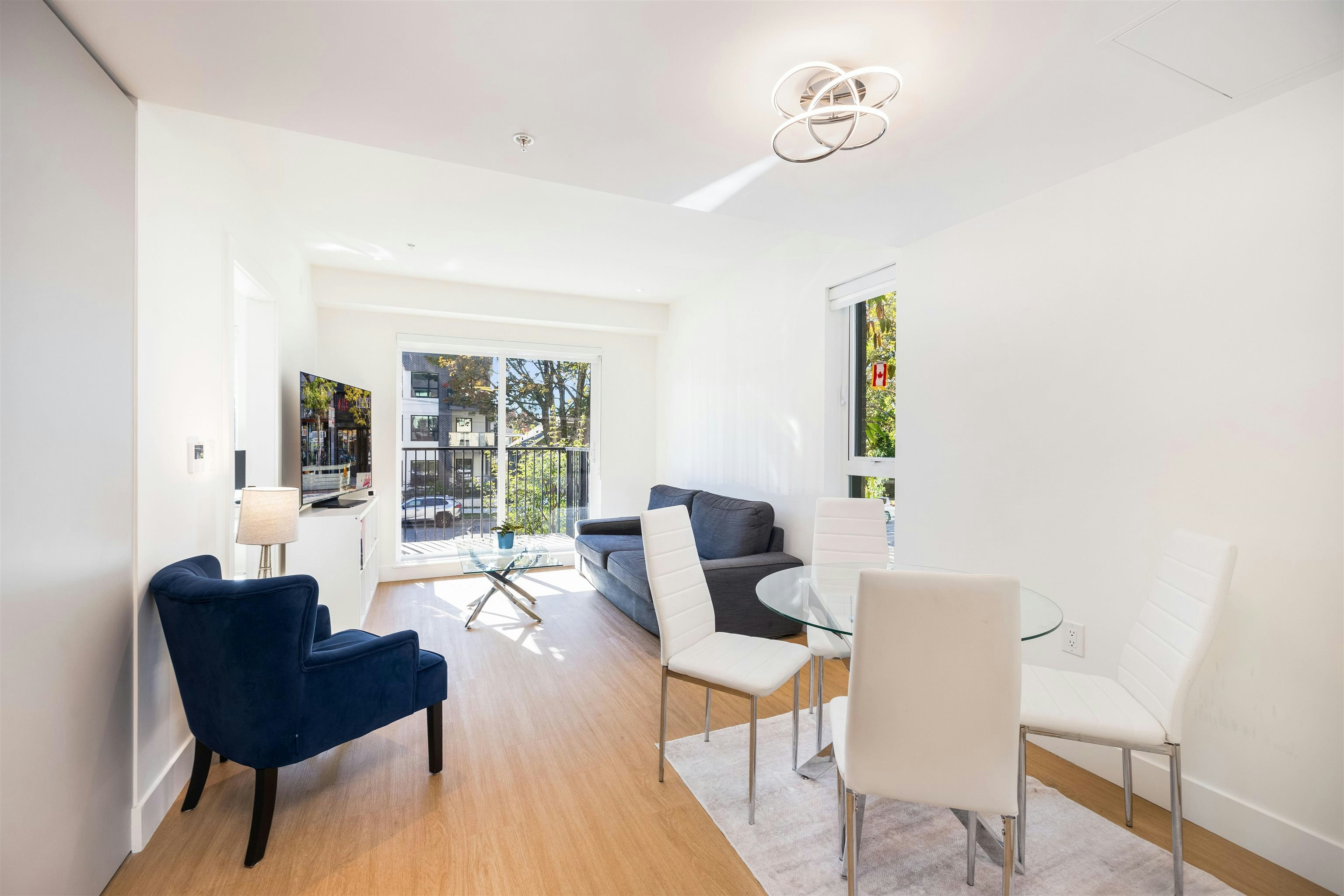 204-2235 E Broadway Street, Vancouver, BC, V5N 0J5