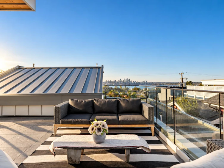 2-233 W 5th Street, North Vancouver, BC, V7M 1J9