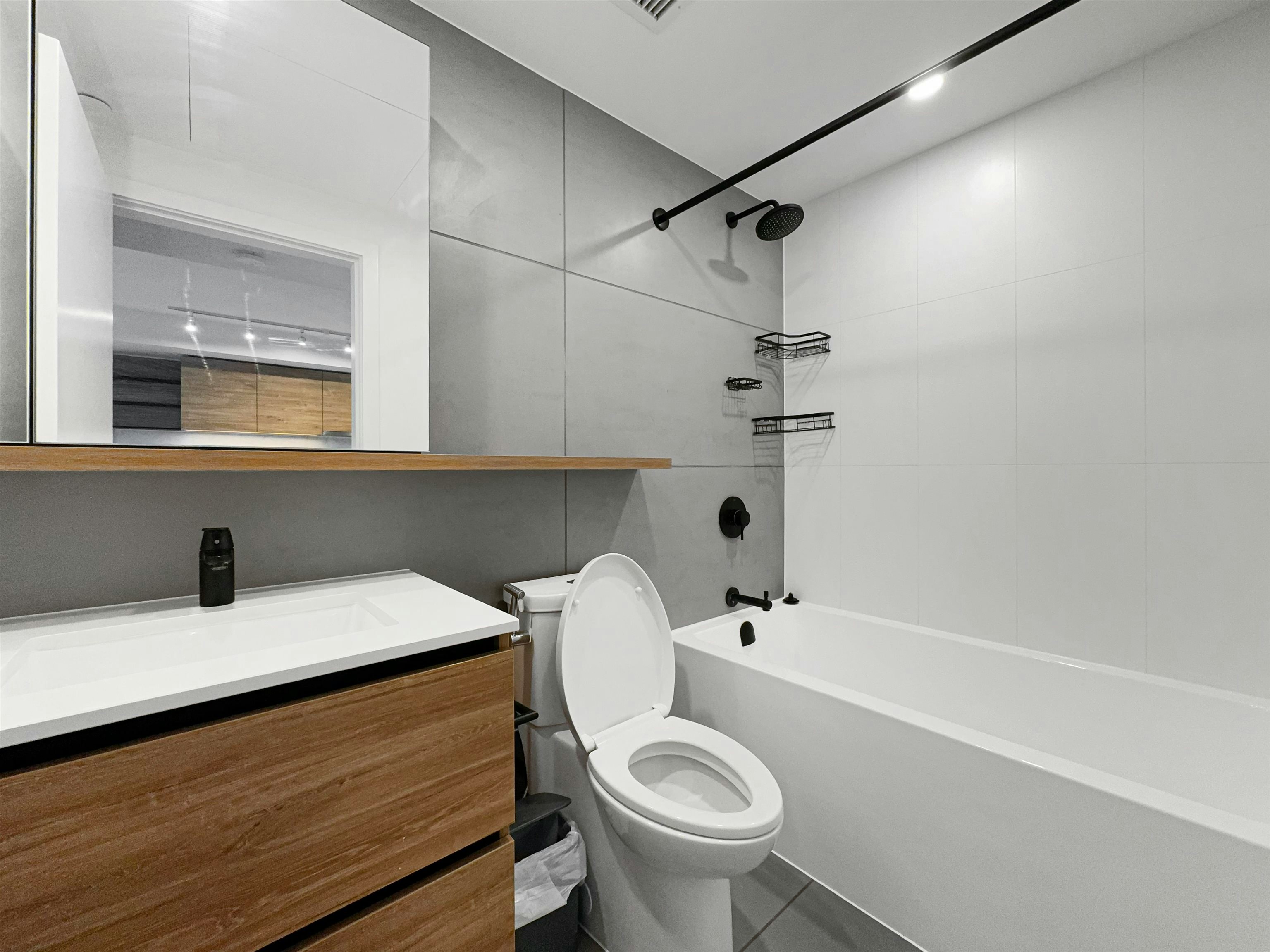17xx-13428 105 Avenue, Surrey, BC, V3T 0S6 - 9