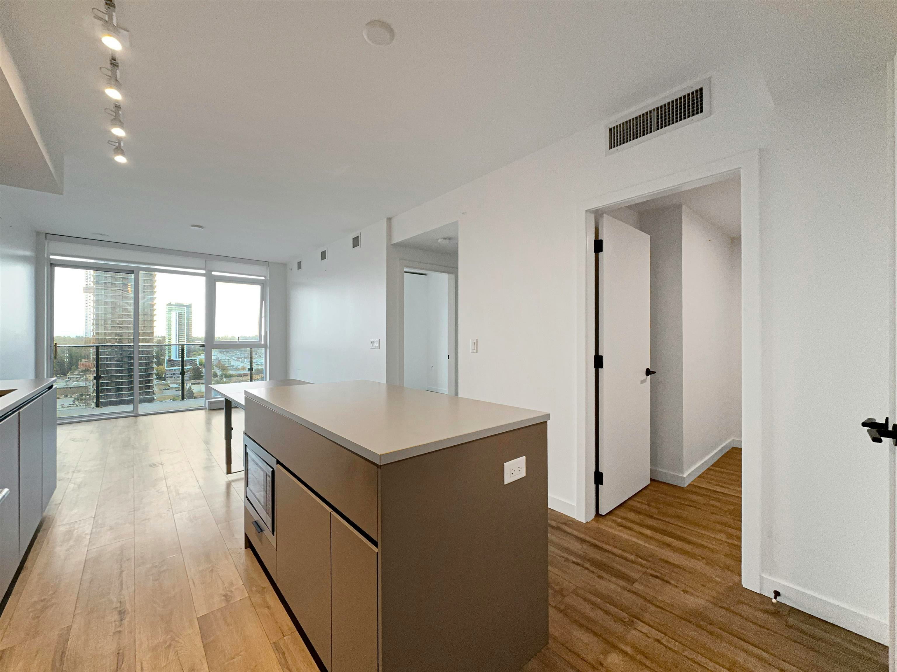 17xx-13428 105 Avenue, Surrey, BC, V3T 0S6 - 4