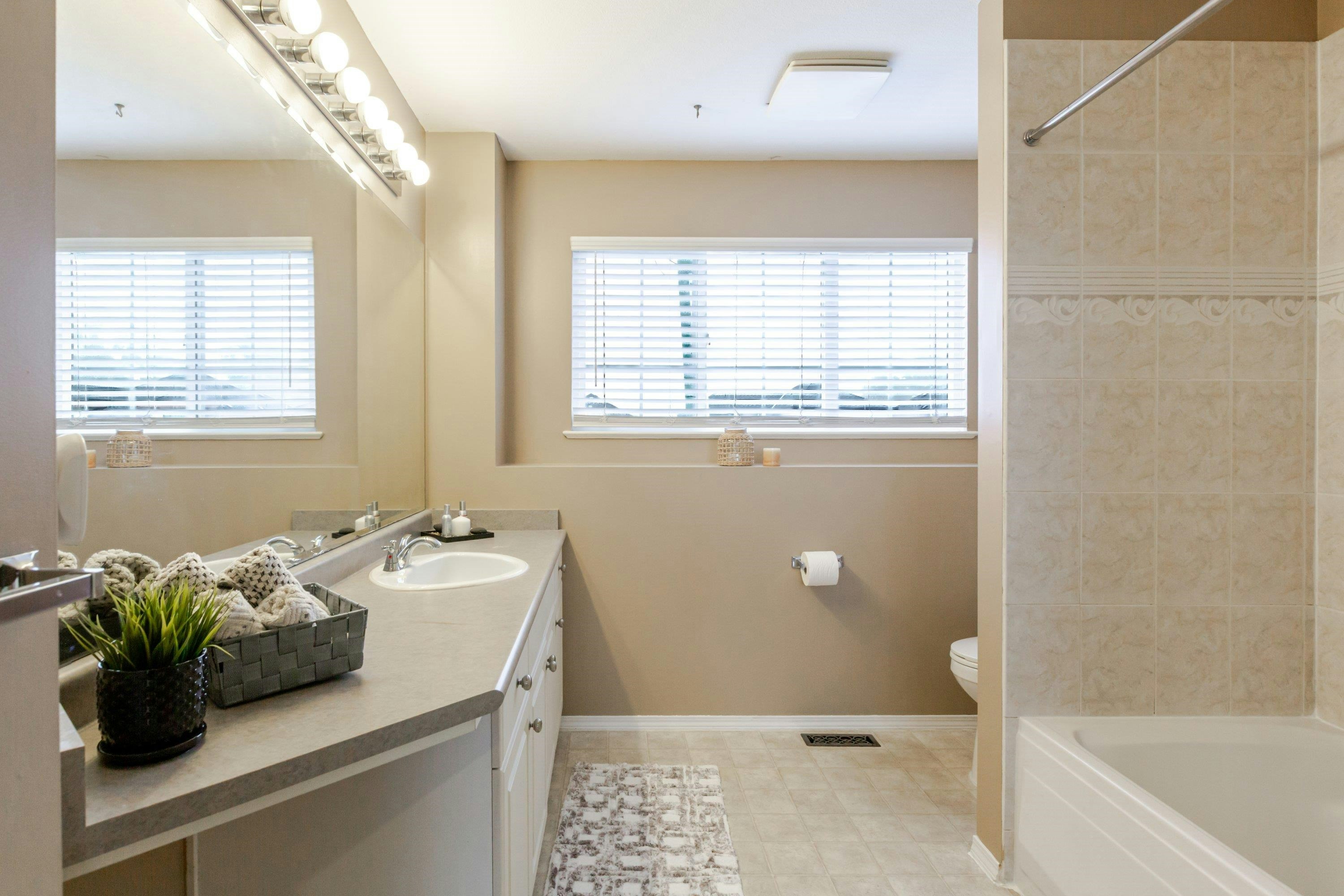 18416 68th Avenue, Surrey, BC, V3S 9C1 - 21