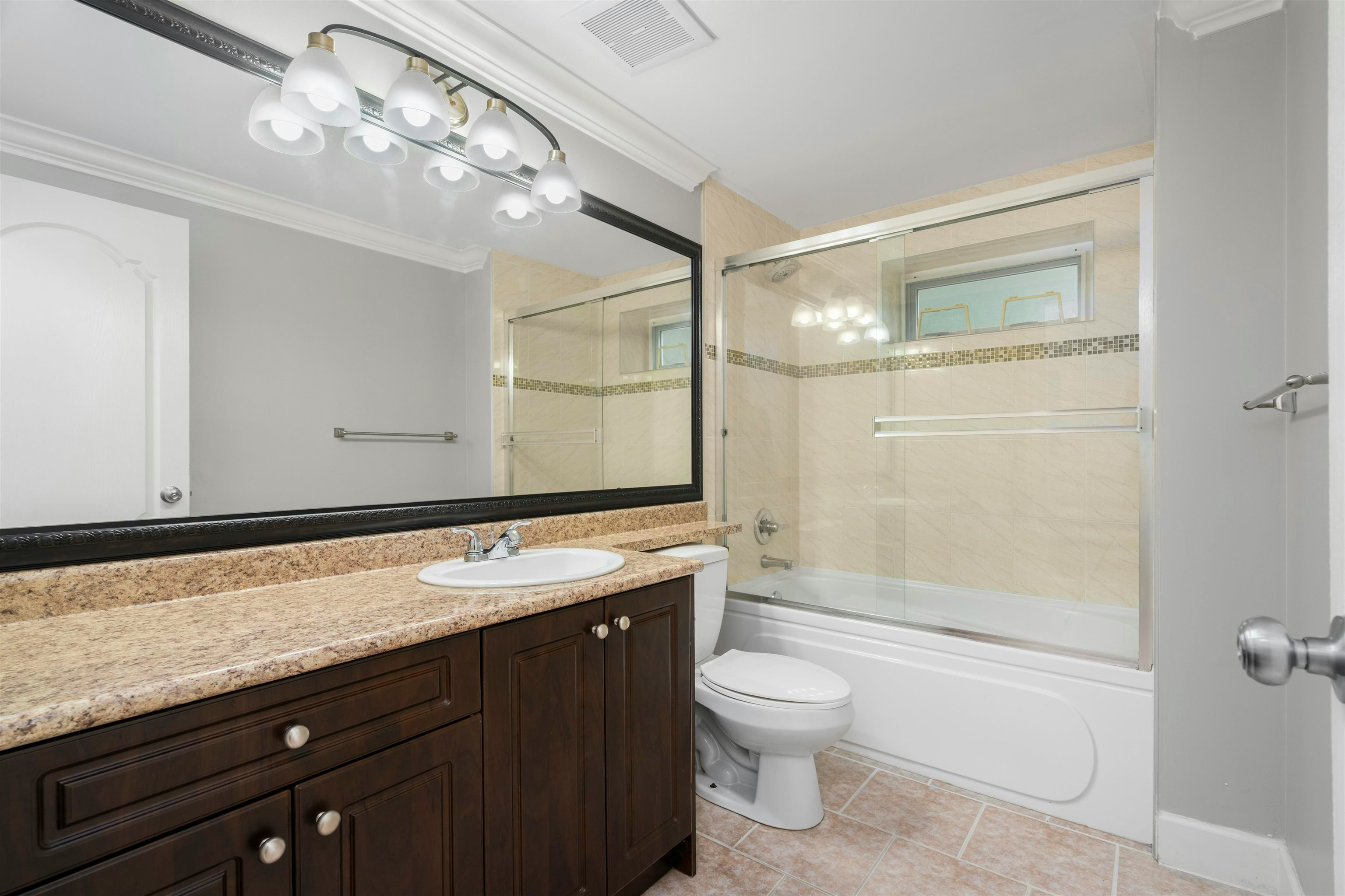 1415 Nanaimo Street, New Westminster, BC, V3M 2G3 - 22