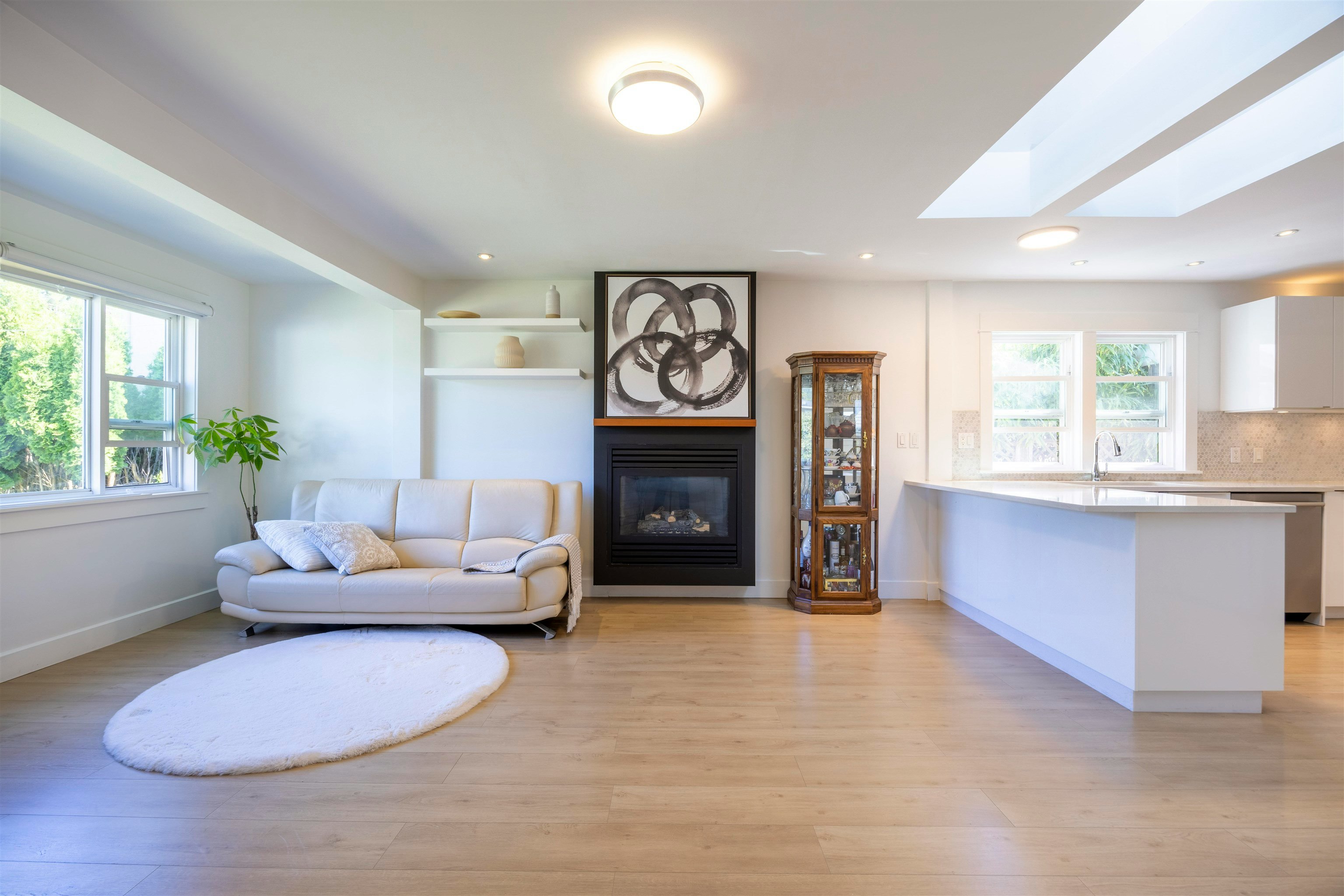 931 Sperling Avenue, Burnaby, BC, V5B 4H7 - 4