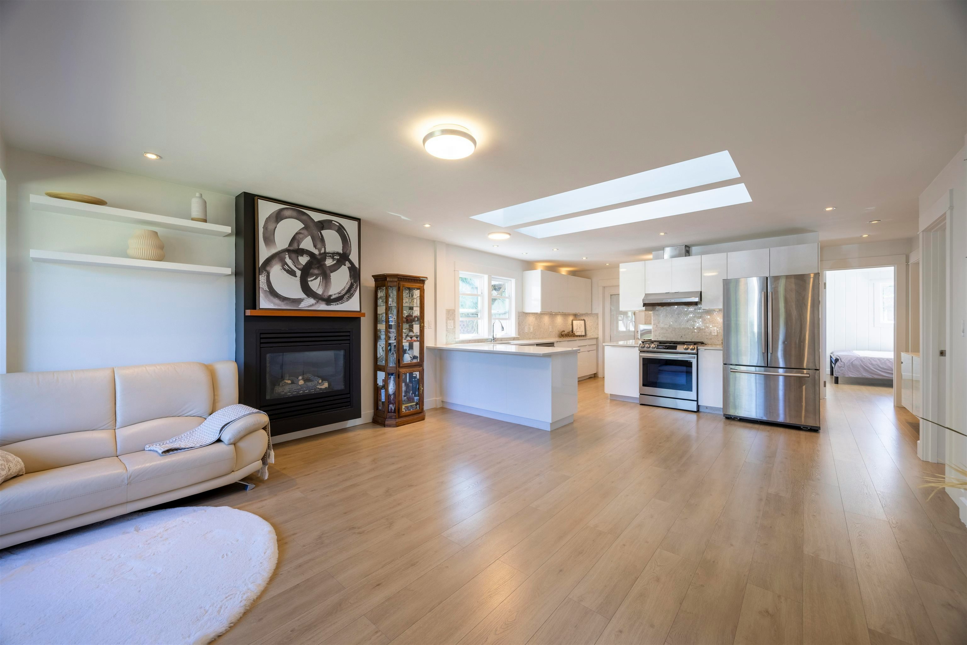 931 Sperling Avenue, Burnaby, BC, V5B 4H7 - 3