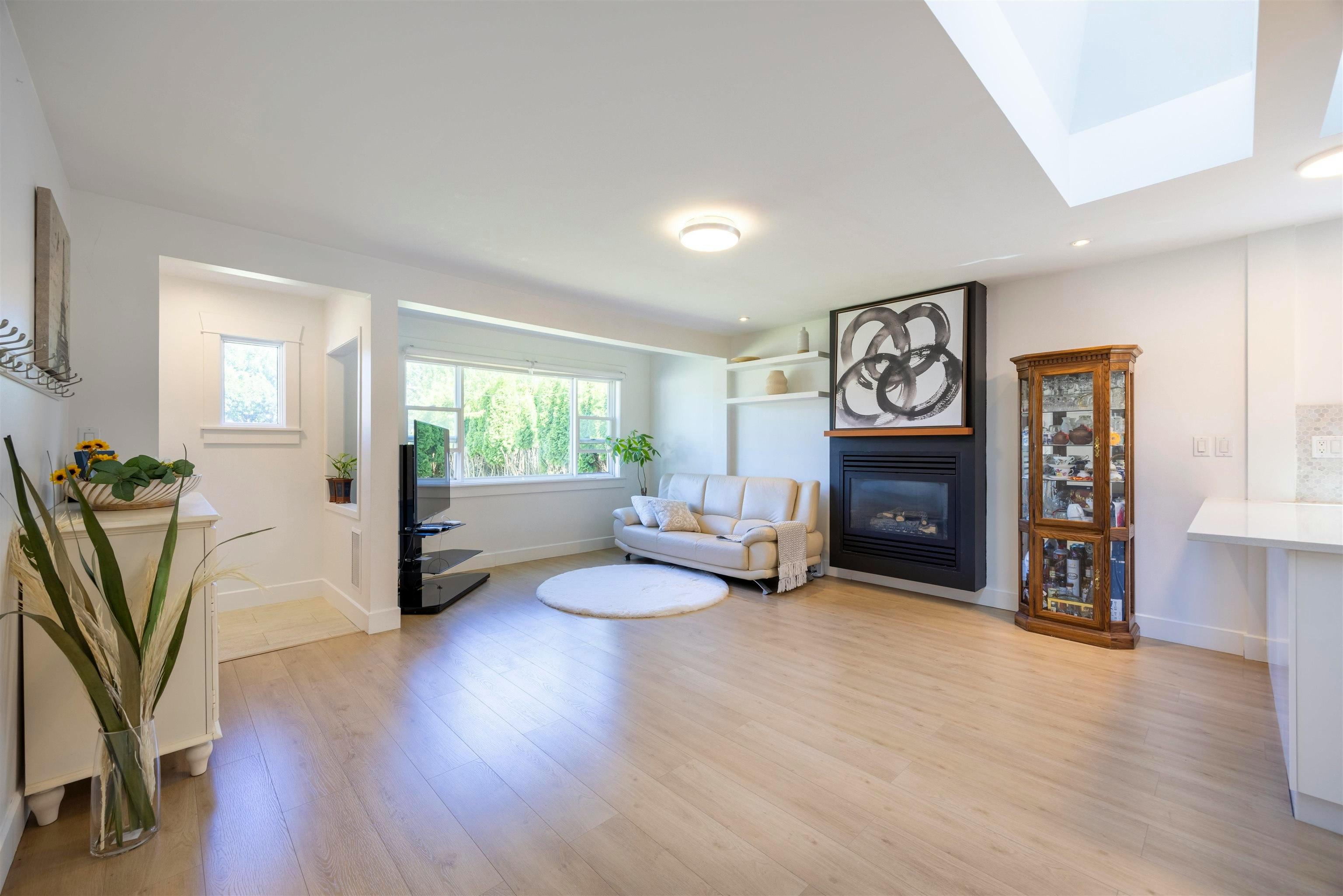931 Sperling Avenue, Burnaby, BC, V5B 4H7