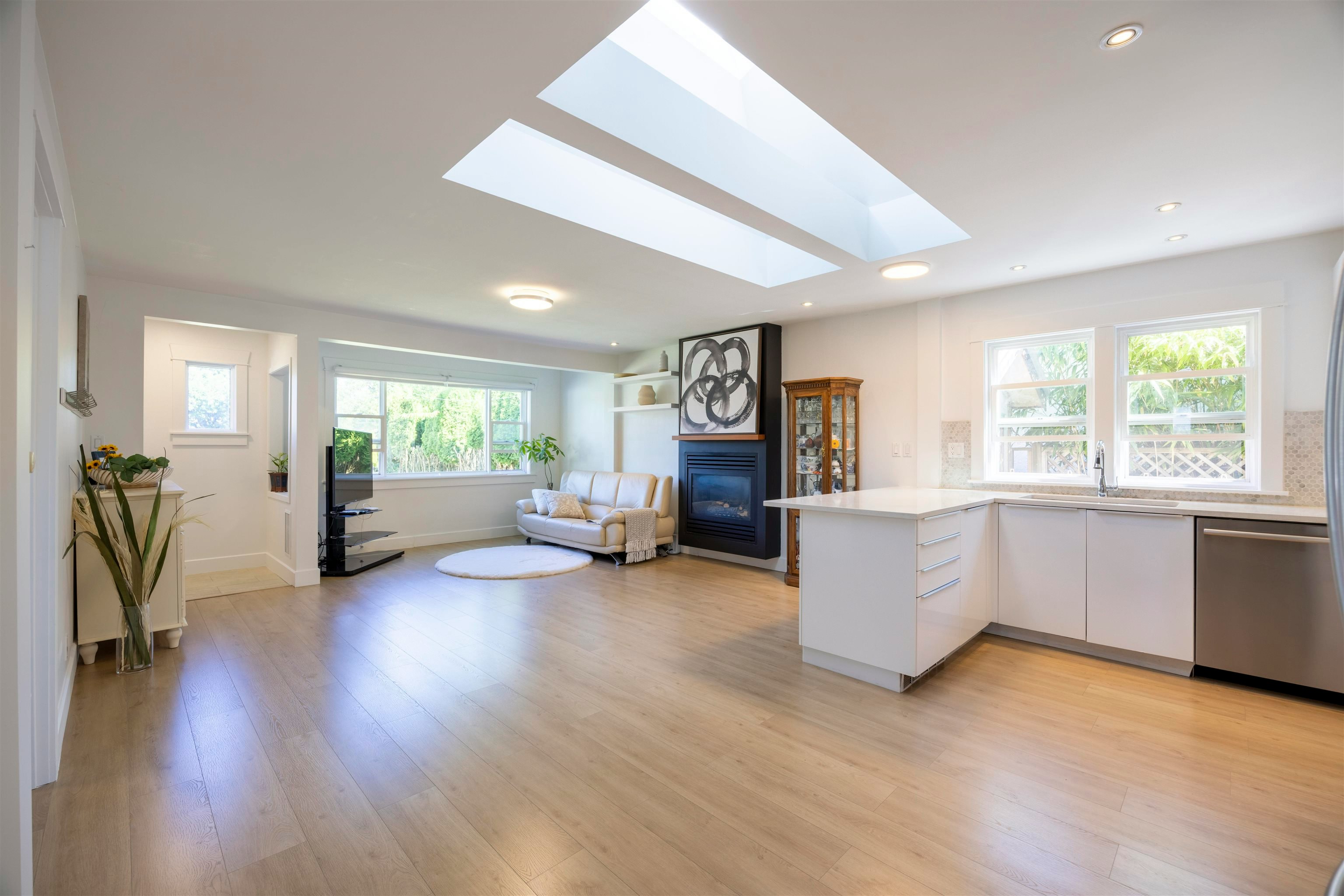 931 Sperling Avenue, Burnaby, BC, V5B 4H7 - 6