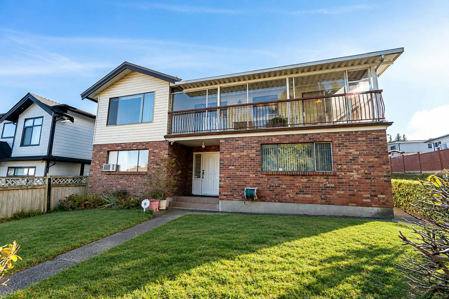 6760 Lakeview Avenue, Burnaby, BC, V5E 2P4