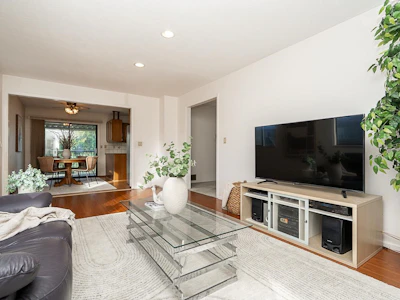 6760 Lakeview Avenue - 4