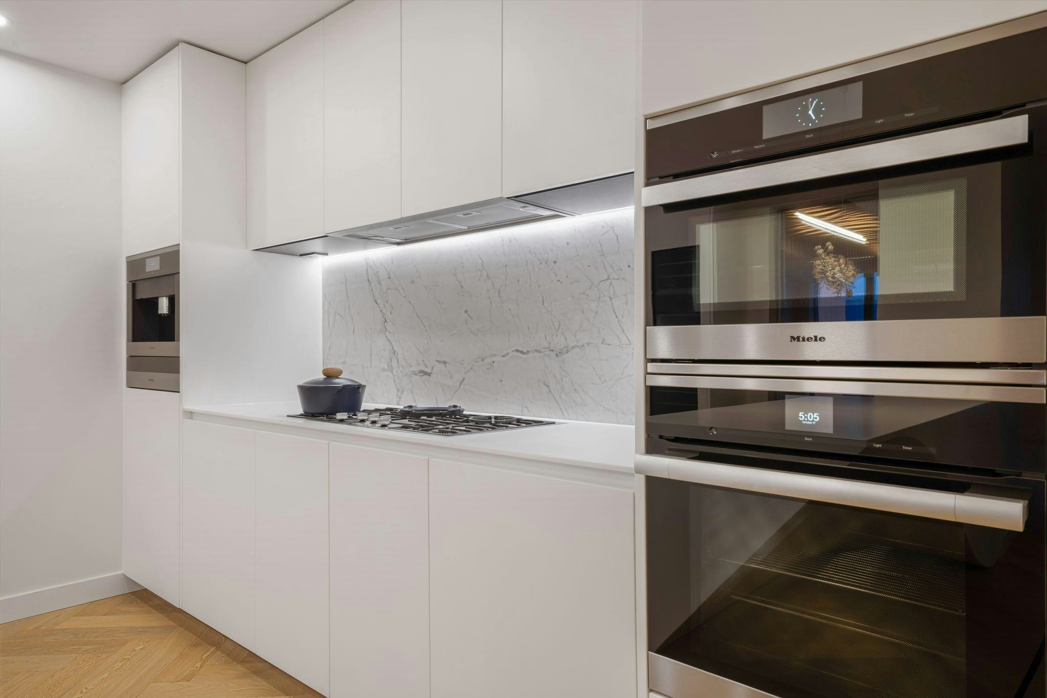 5702-1480 Howe Street, Vancouver, BC, V6Z 0G5 - 11