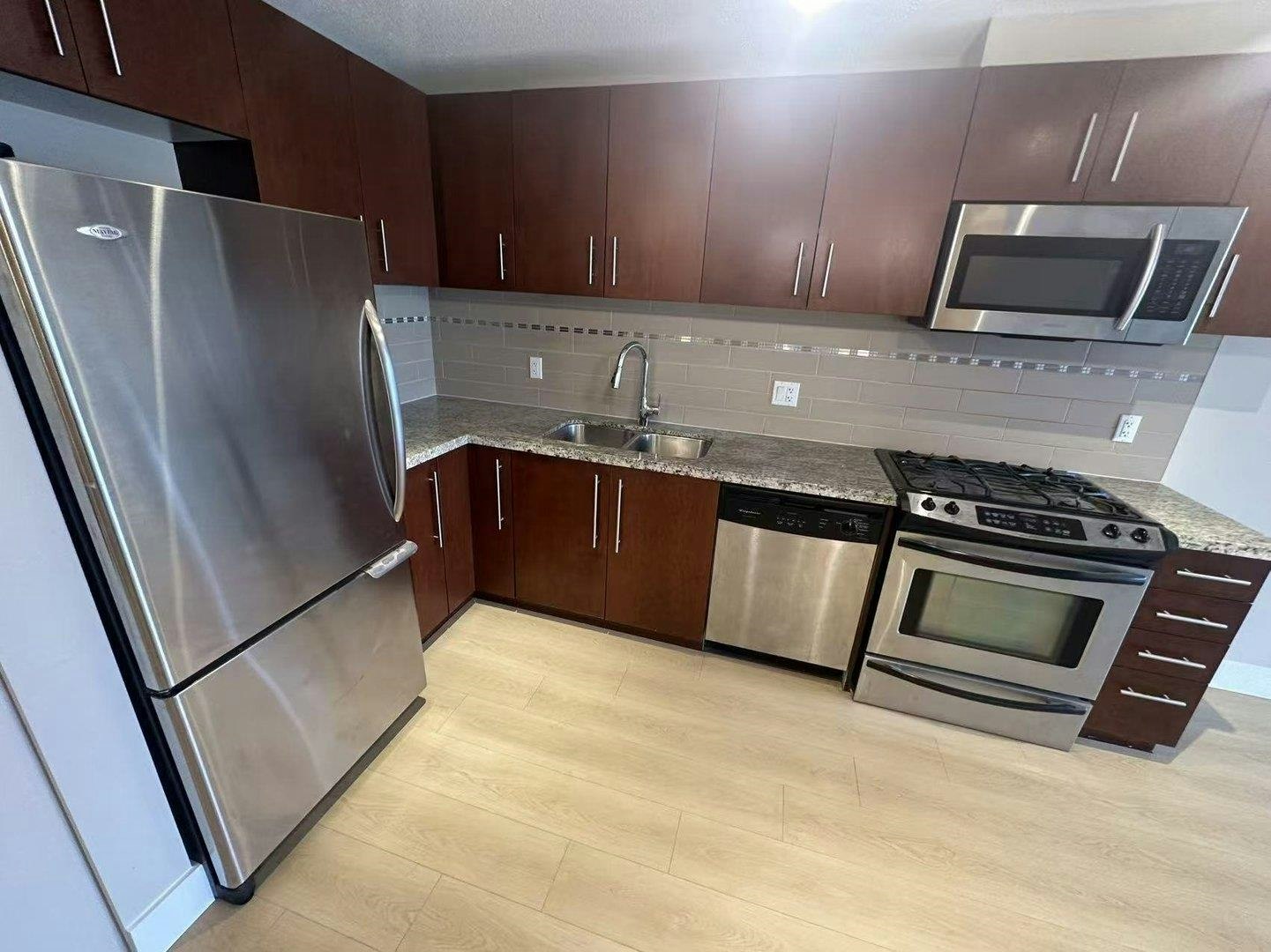 1302-8288 Lansdowne Road, Richmond, BC, V6X 0B3 - 3