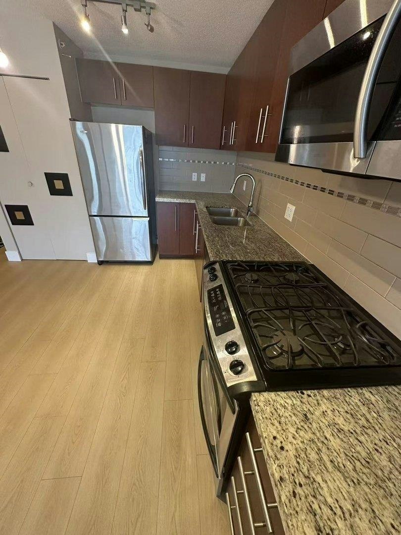 1302-8288 Lansdowne Road, Richmond, BC, V6X 0B3 - 7